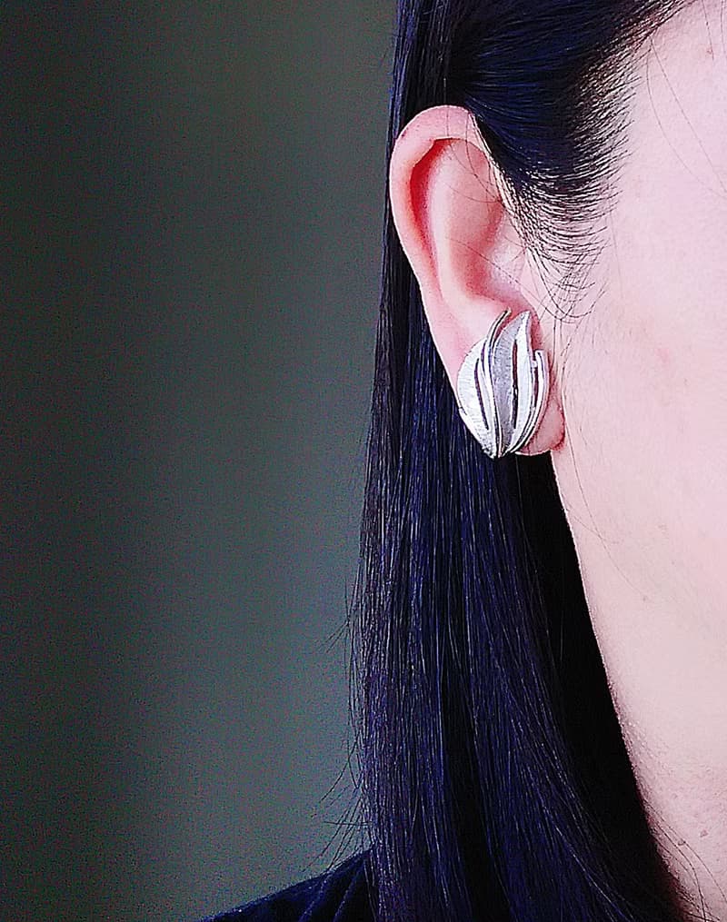 vintage jewelry Trifari 優雅銀色搖擺葉脈 夾式耳環