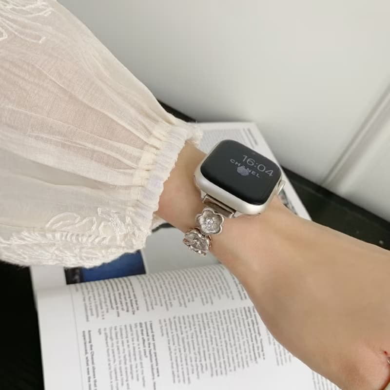 A.金属花朵手表表带