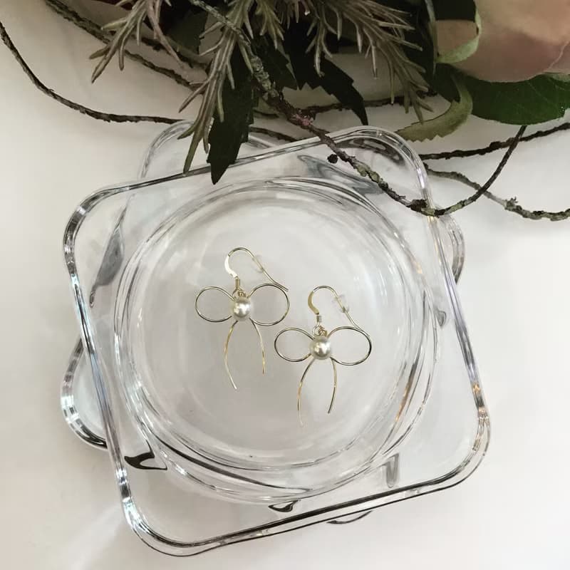 イヤリング&ピアス・リボンの足が揺れる可愛いピアス・RibbonPr01