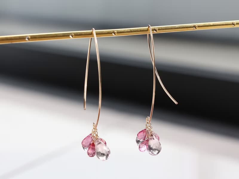 14kgf-pink chilly tears curve pierced earrings
