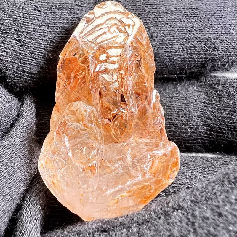 古老。原礦  一圖一物 淨化 療癒 冥想  l 紅泥骸骨水晶 l