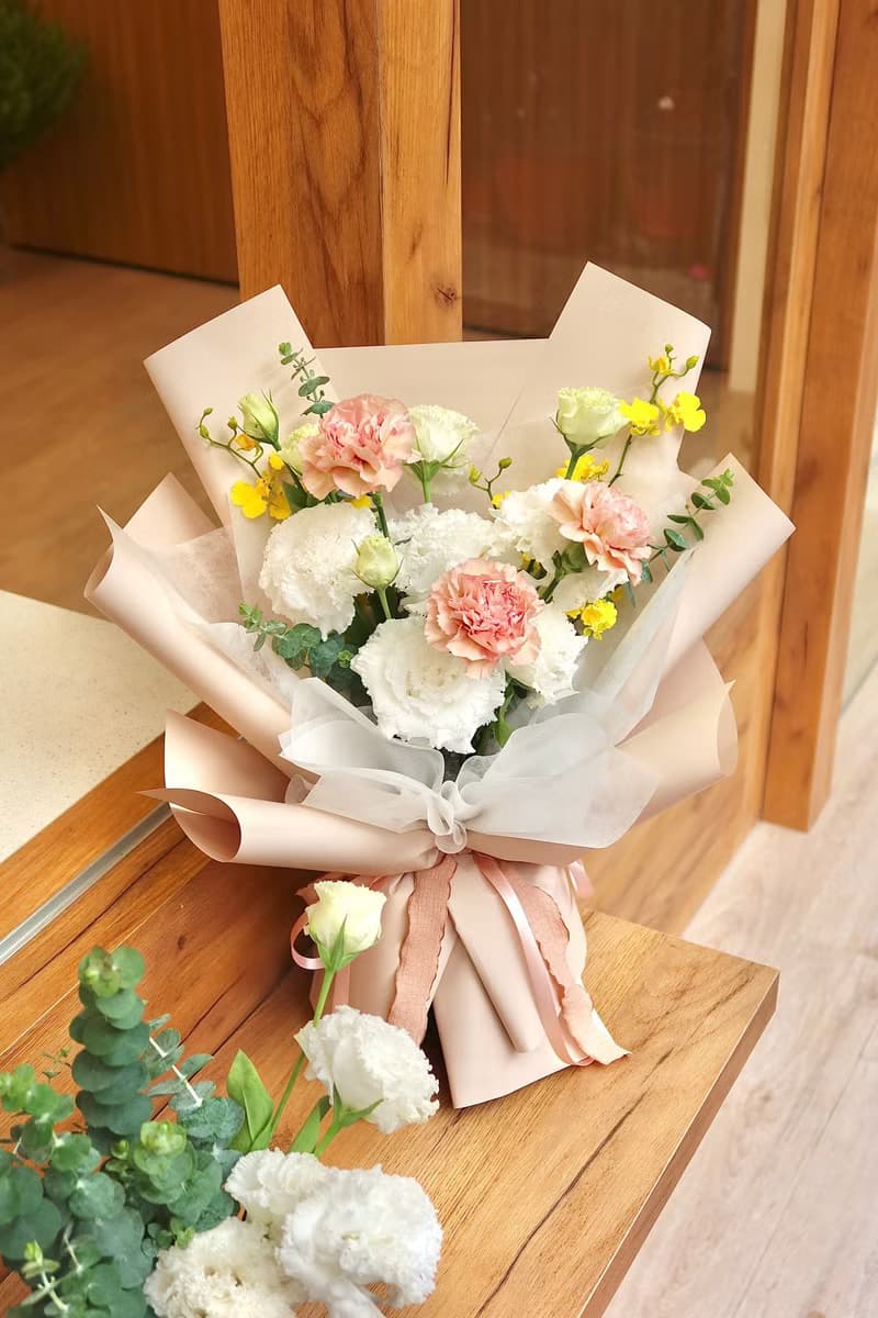 和風細語-柔霧康乃馨鮮花花束 母親節/謝師/生日 溫柔系手綁花禮
