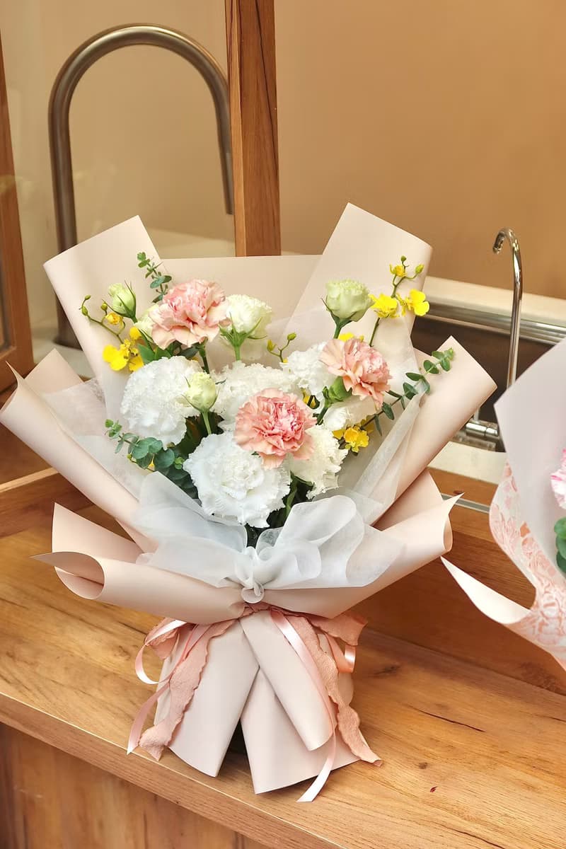 和風細語-柔霧康乃馨鮮花花束 母親節/謝師/生日 溫柔系手綁花禮