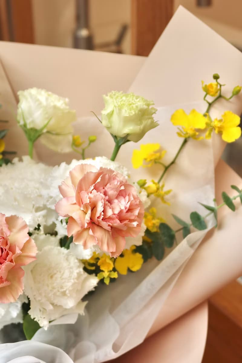 和風細語-柔霧康乃馨鮮花花束 母親節/謝師/生日 溫柔系手綁花禮