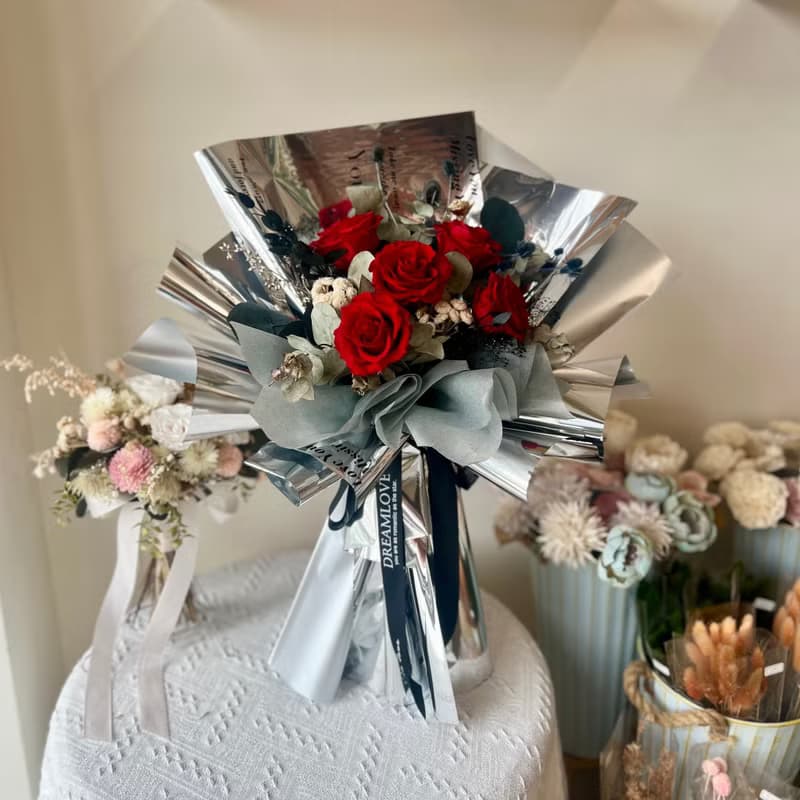 迷幻金屬風永生玫瑰花束
