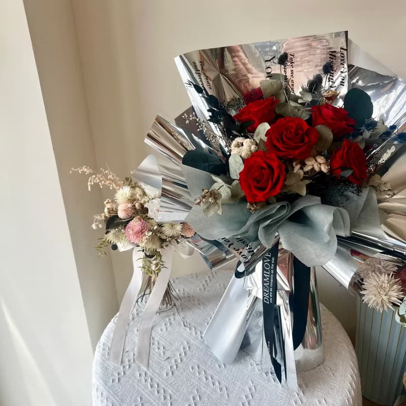 迷幻金屬風永生玫瑰花束