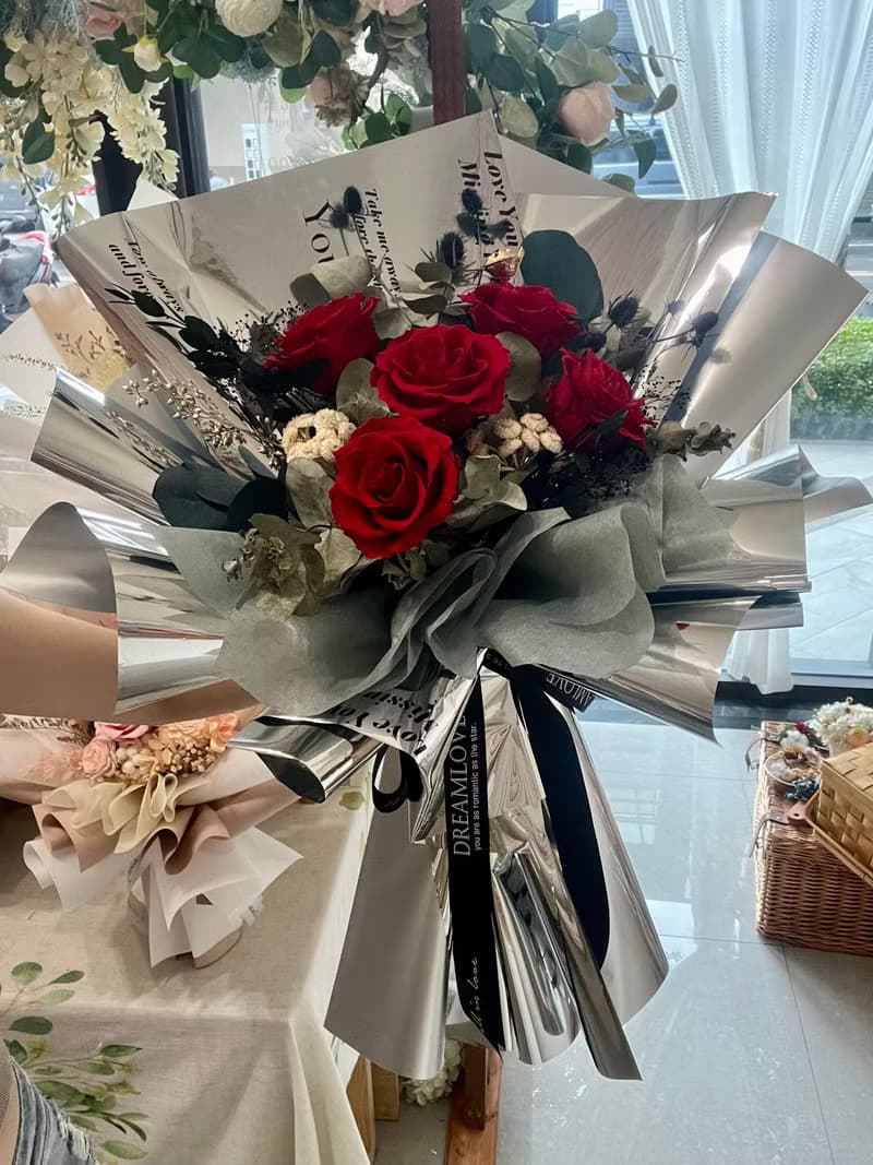 迷幻金屬風永生玫瑰花束