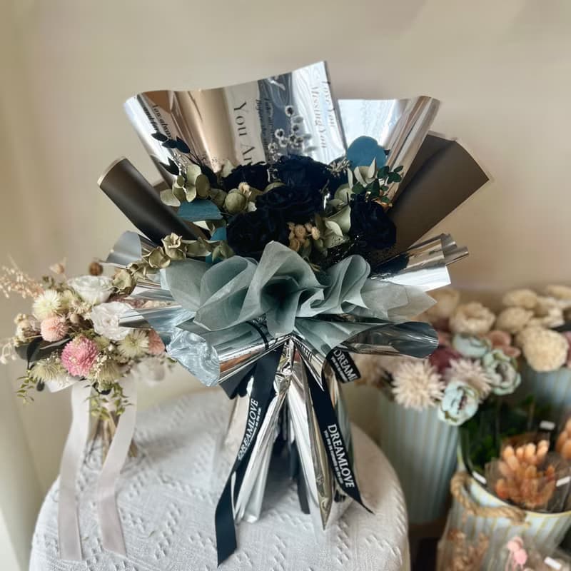 迷幻金屬風永生玫瑰花束