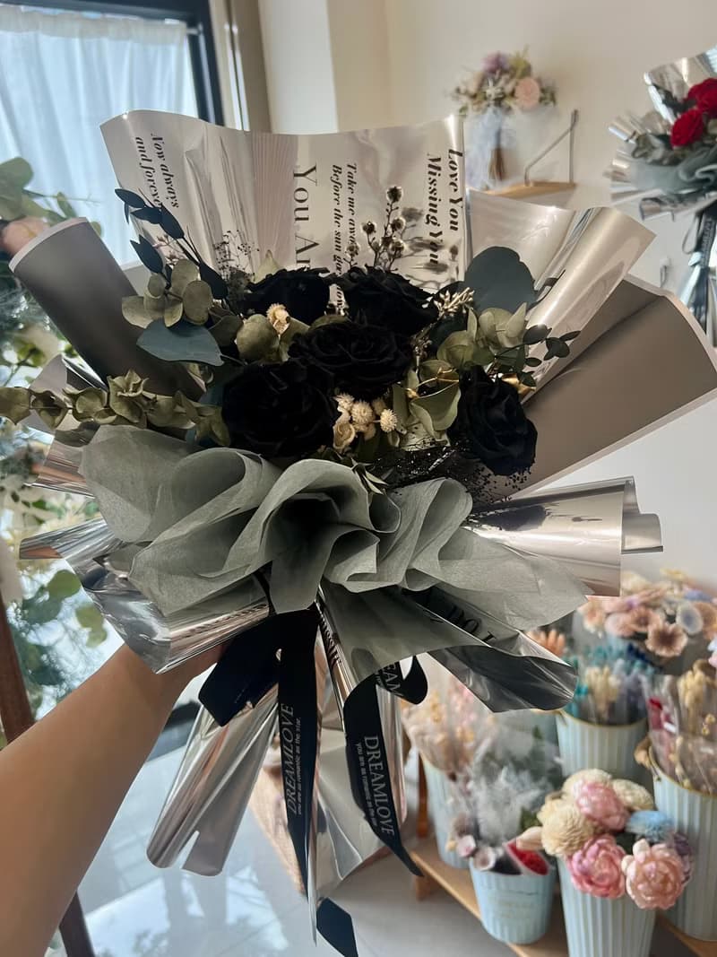 迷幻金屬風永生玫瑰花束