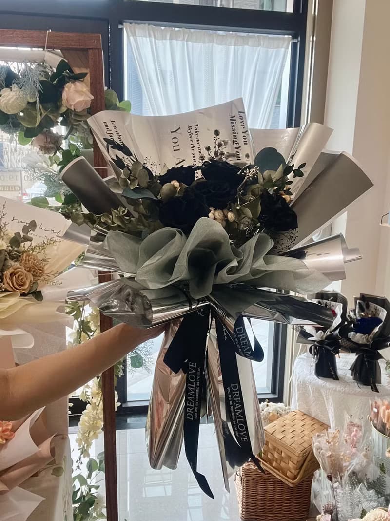 迷幻金屬風永生玫瑰花束