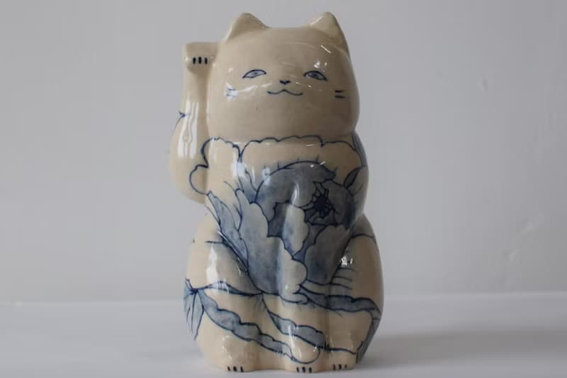 招き猫  牡丹