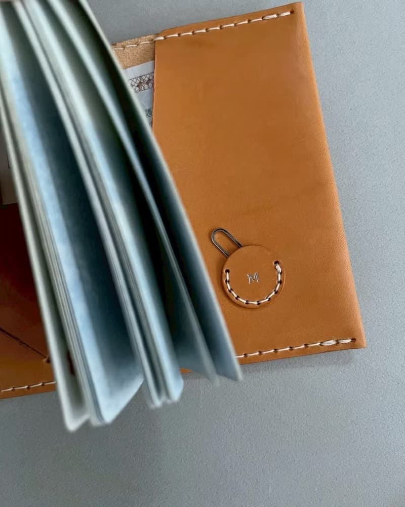 植鞣皮革護照夾－橙棕紋