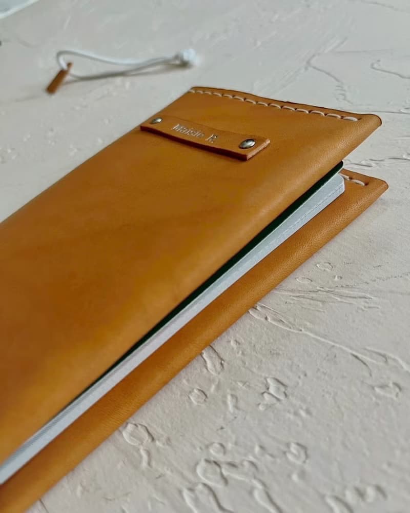 植鞣皮革護照夾－橙棕紋