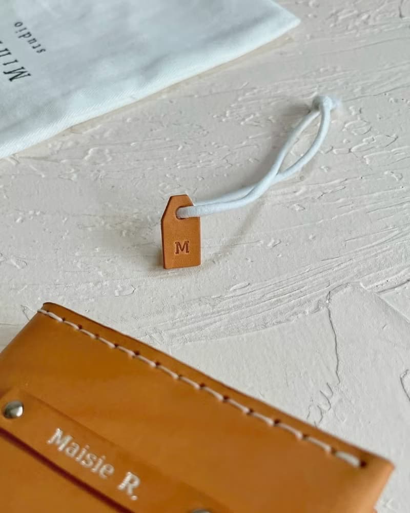 植鞣皮革護照夾－橙棕紋