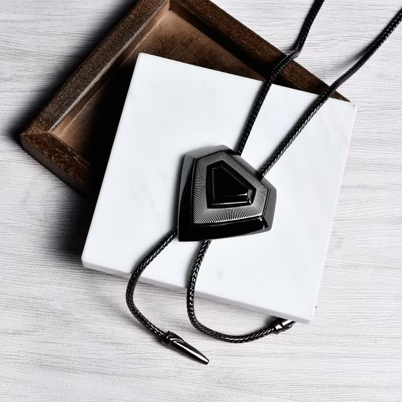 幾何系列 三角形 保羅領帶 Bolo Tie 領繩項鍊 金屬繩領帶 長項鍊