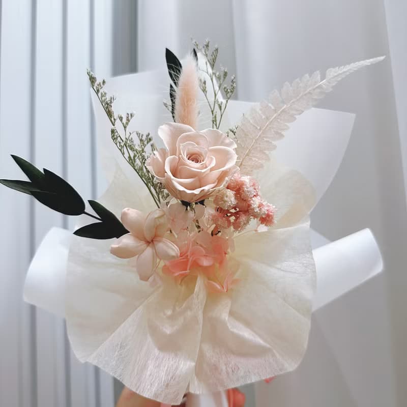 永生韓式花束-淡粉。情人節花束。生日花束。求婚花束(贈提袋)