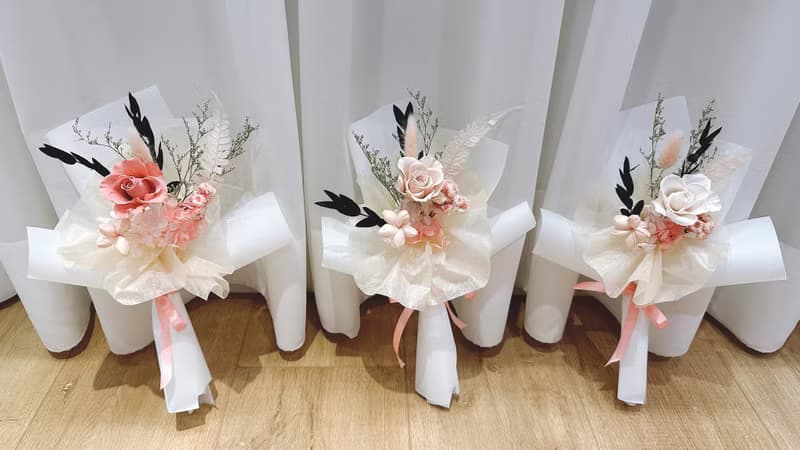 永生韓式花束-淡粉。情人節花束。生日花束。求婚花束(贈提袋)