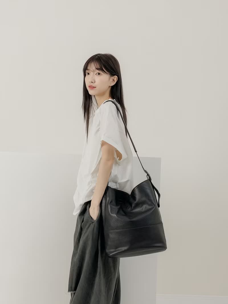 supportingrole 真皮極簡鬆散都會肩側背包 黑