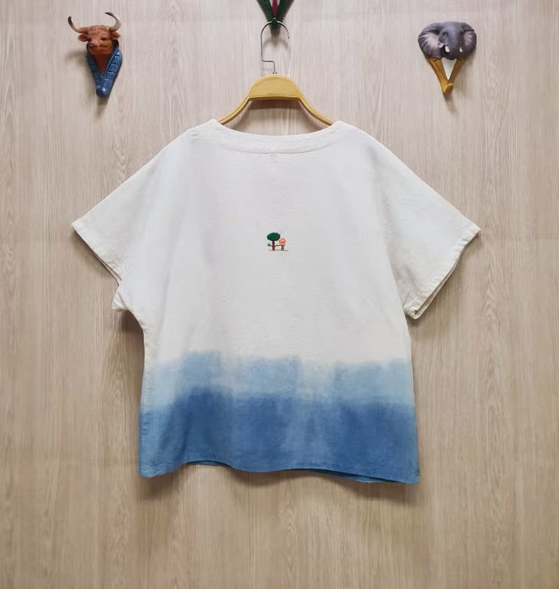 手工刺繡上衣、棉麻、松鼠、花朵、雛菊、花束