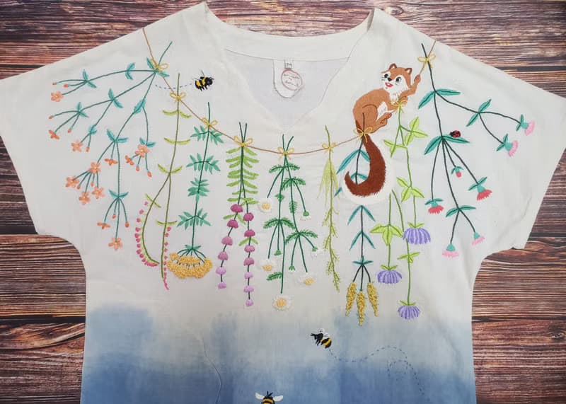 手工刺繡上衣、棉麻、松鼠、花朵、雛菊、花束