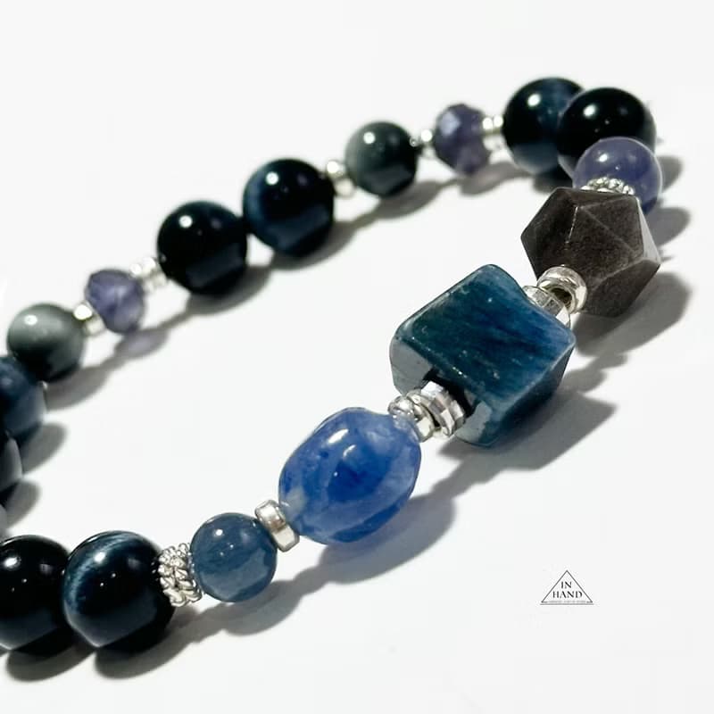 湛藍的曠野-藍虎眼.原礦藍晶石-純銀設計款手鍊
