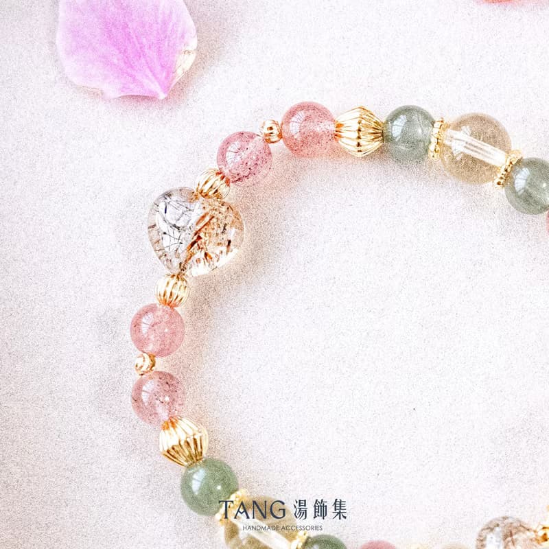 櫻見心願 手鍊。黑金超 綠髮晶 草莓晶。高能量水晶 招財 招桃花