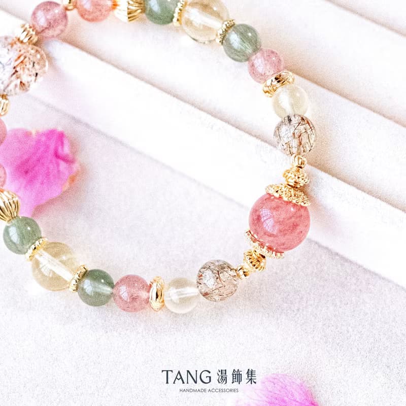 櫻見心願 手鍊。黑金超 綠髮晶 草莓晶。高能量水晶 招財 招桃花