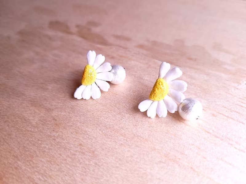 半朵雛菊 純銀耳環/耳夾