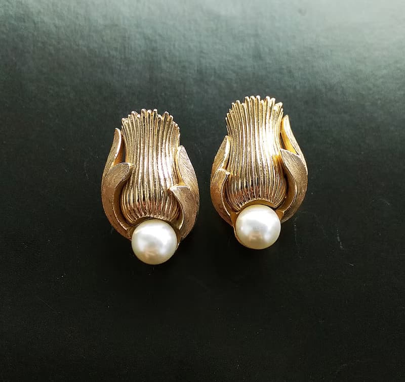 Vintage Jewelry 西洋古董飾品 TRIFARI 花卉 氣質 夾式耳環