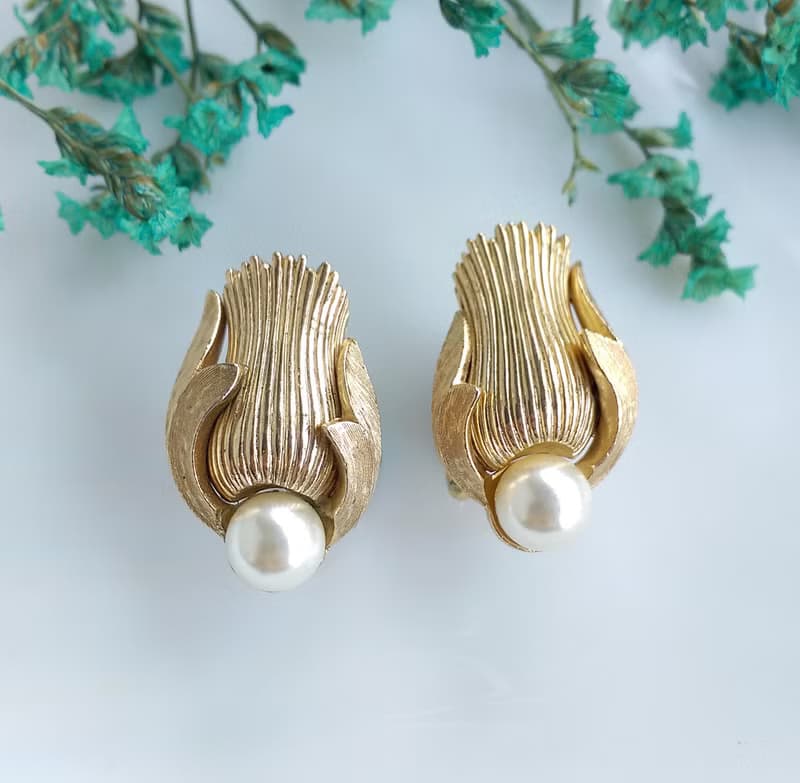 Vintage Jewelry 西洋古董飾品 TRIFARI 花卉 氣質 夾式耳環