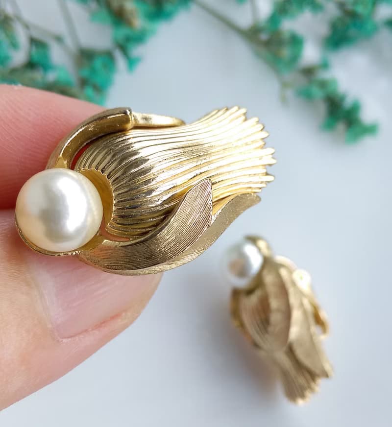 Vintage Jewelry 西洋古董飾品 TRIFARI 花卉 氣質 夾式耳環