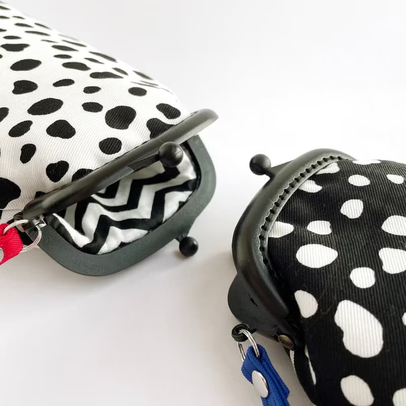 時尚感大麥町紋塑膠口金筆袋/黑/白