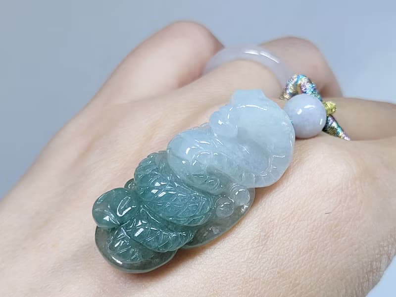 【親翠】天然翡翠 冰綠漸層色眼鏡蛇項鍊 生肖蛇 畢業禮物