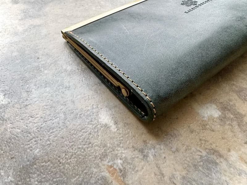 浮足口金の薄型長財布　smart ボトルグリーン