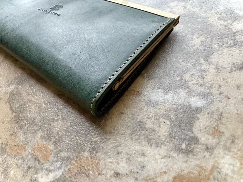 浮足口金の薄型長財布　smart ボトルグリーン