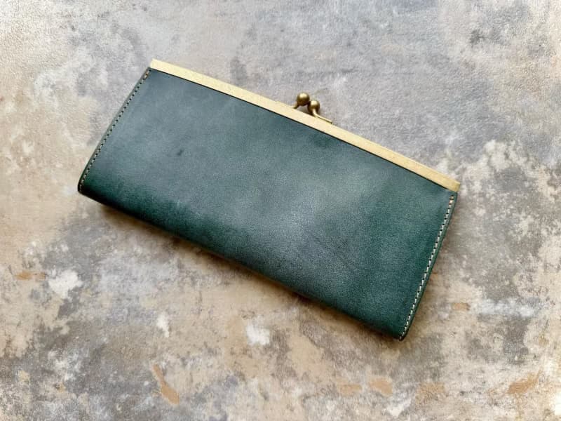 浮足口金の薄型長財布　smart ボトルグリーン