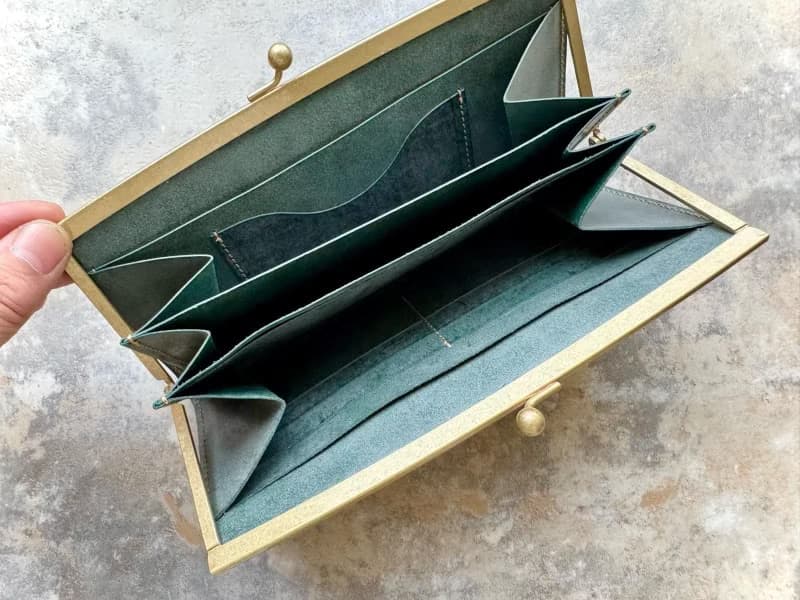 浮足口金の薄型長財布　smart ボトルグリーン