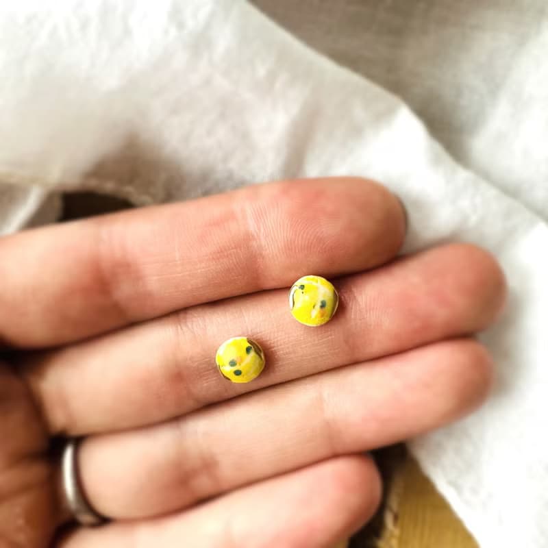 【再販】イエロー ヨーヨー 金継ぎ 陶器 ピアス ノンホールピアス イヤリング 黄色 お祭り 夏 夏祭り 祭り 水風船 和 小ぶり 小さい シンプル ギフト