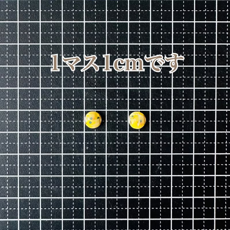 【再販】イエロー ヨーヨー 金継ぎ 陶器 ピアス ノンホールピアス イヤリング 黄色 お祭り 夏 夏祭り 祭り 水風船 和 小ぶり 小さい シンプル ギフト