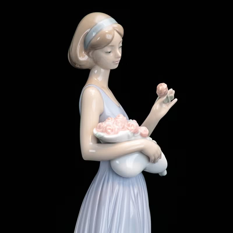 西班牙Lladro NAO雅緻1999年玫瑰佳麗手工雕花陶瓷娃娃瓷偶