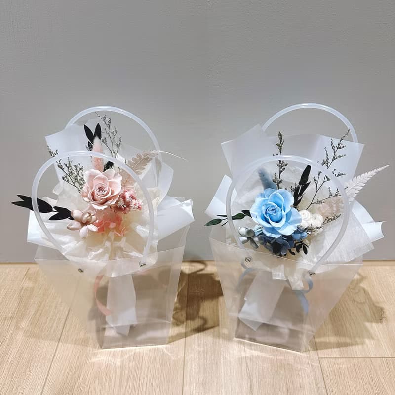 永生韓式花束-淡藍。情人節花束。生日花束。求婚花束(贈提袋)