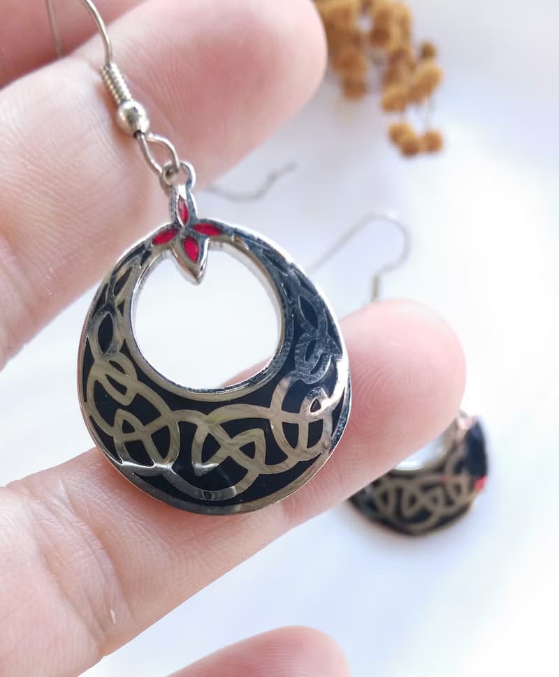 Vintage Jewelry 景泰藍 凱爾特繩結 環圈款 黑底 耳勾 針式耳環