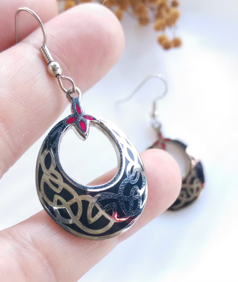 Vintage Jewelry 景泰藍 凱爾特繩結 環圈款 黑底 耳勾 針式耳環