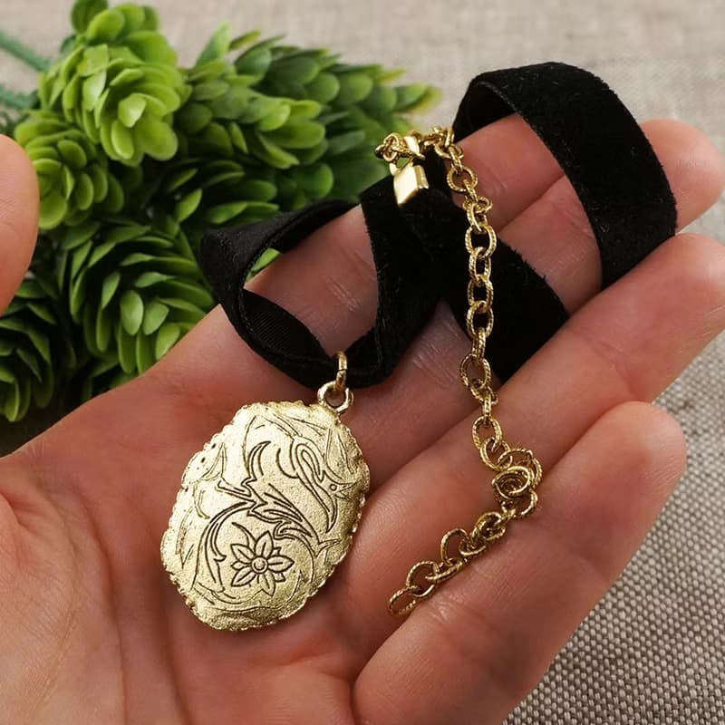 White Black Lady Girl Vintage Glass Cameo Golden Black Velvet Choker Necklace