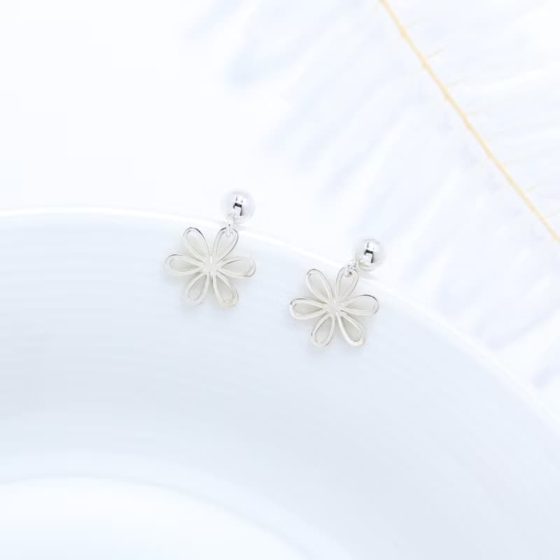 【Angel & Me】可愛 小雛菊 花朵 s925 純銀 一對 耳環 耳夾 禮物