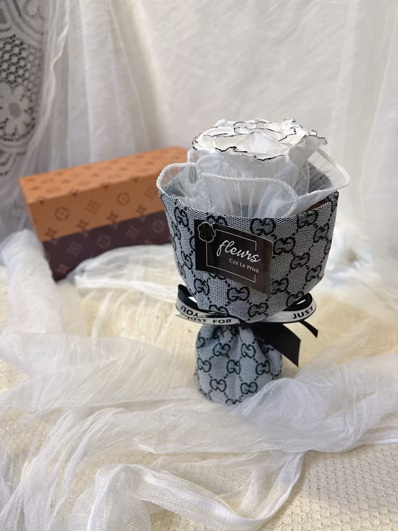 小香風永生花花束 情人節 生日禮物 求婚花束 香奈兒毛呢花束