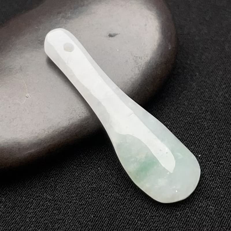 冰種飄綠花翡翠湯匙吊飾 | 天然緬甸翡翠A貨 | 送禮