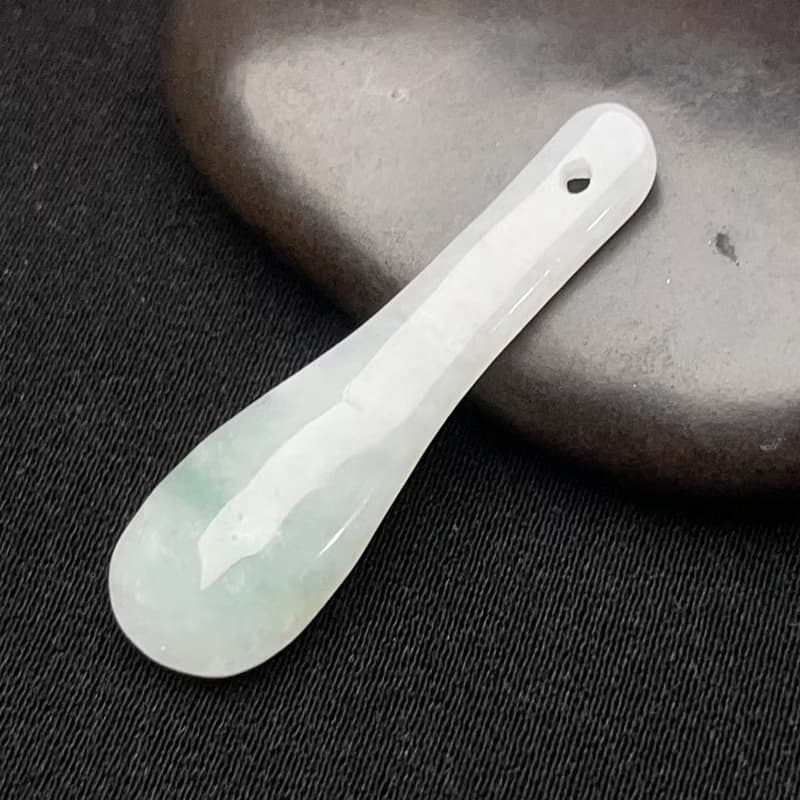 冰種飄綠花翡翠湯匙吊飾 | 天然緬甸翡翠A貨 | 送禮