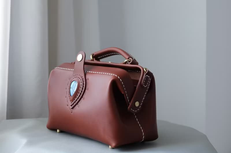 天使之眼 复古横版医生包斜挎包 手提口金包 巧克力色