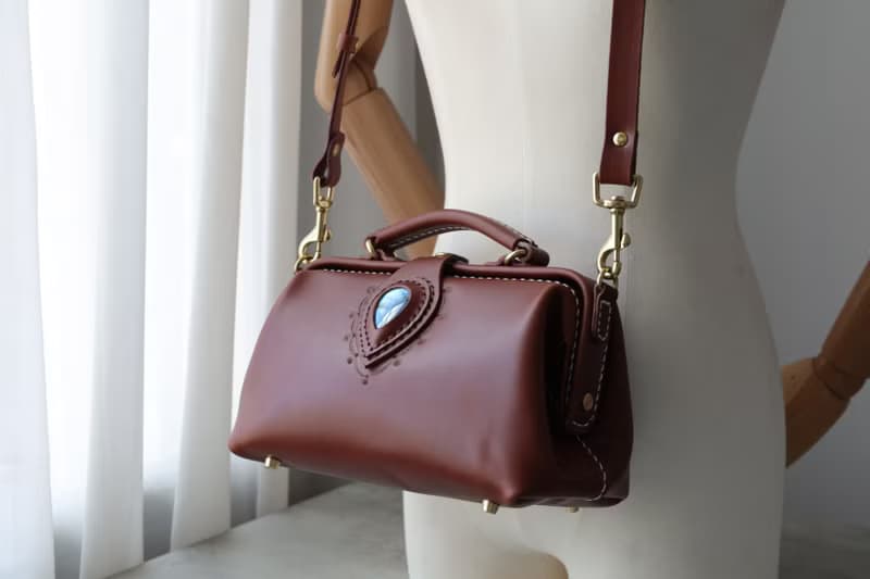 天使之眼 复古横版医生包斜挎包 手提口金包 巧克力色